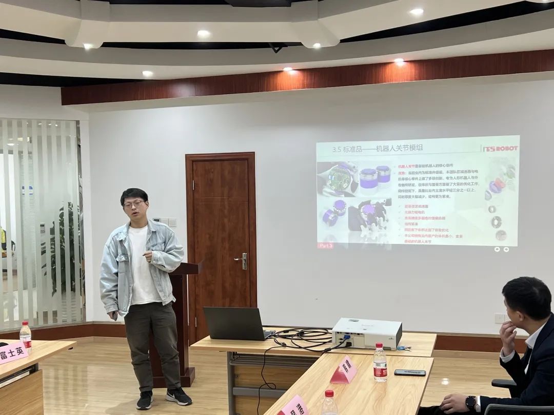 钛虎机器人承办「阳光矫正」科技体验活动