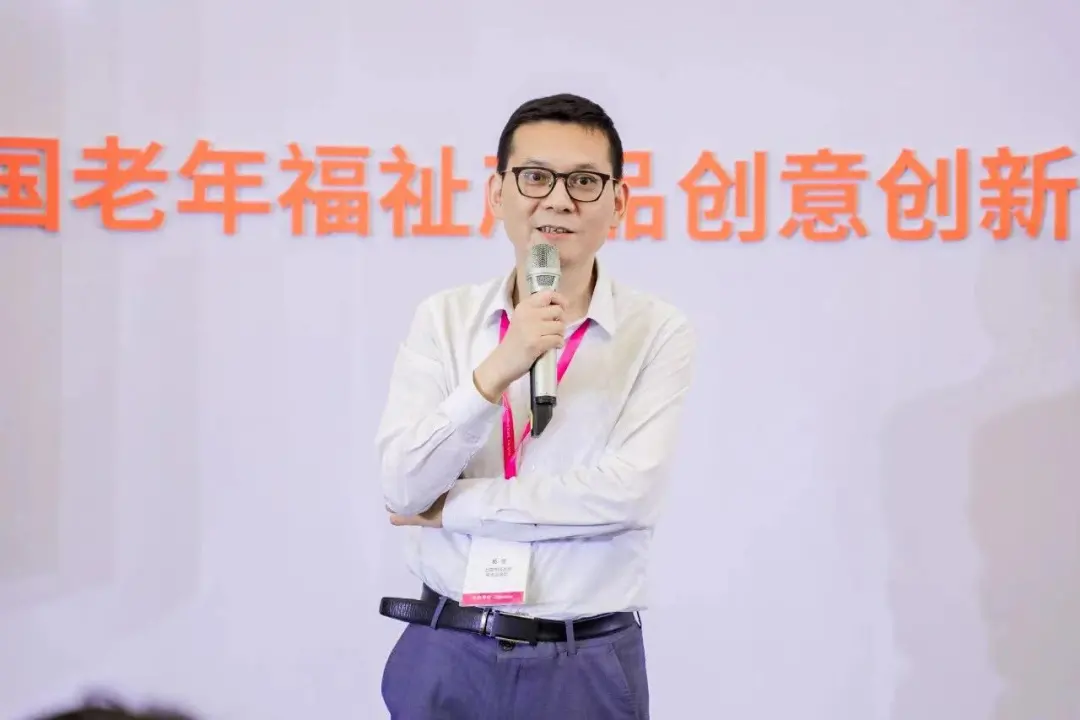 钛虎大事记 | 养老康复博览会上,智能仿生手「被围观了」